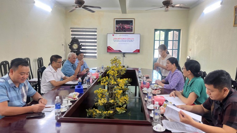 Đoàn công tác Sở Giáo dục và Đào tạo Nghệ An thăm và làm việc tại Trường Cao đẳng Hữu Nghị
