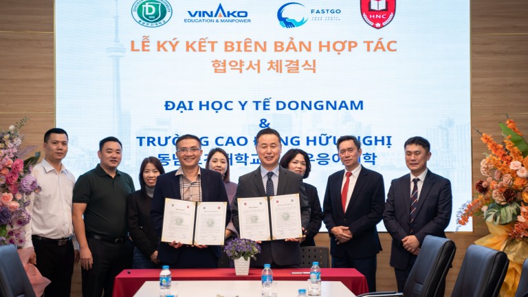 Lễ ký kết thỏa thuận hợp tác giữa Trường Cao đẳng Hữu Nghị và Đại học Y tế Dongnam (Hàn Quốc)